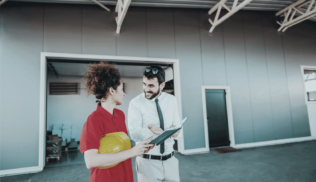 Pracownik tymczasowy to pracownik zatrudniony przez agencję pracy tymczasowej wyłącznie w celu wykonywania pracy tymczasowej na rzecz i pod kierownictwem pracodawcy użytkownika.