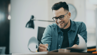 Przed rozpoczęciem szukania pracowników od zaraz, warto stworzyć dokładny opis stanowiska oraz konieczne i mile widziane umiejętności.